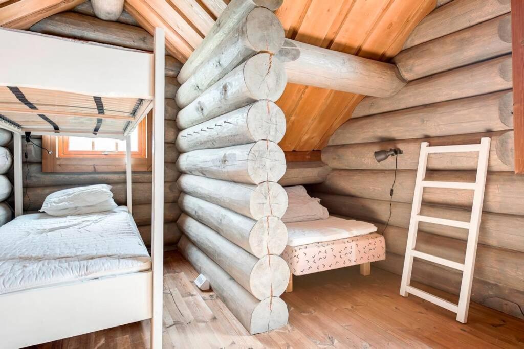 Log Cabin In Nature - Situated In Trillevallen- Are Undersaker Exterior photo