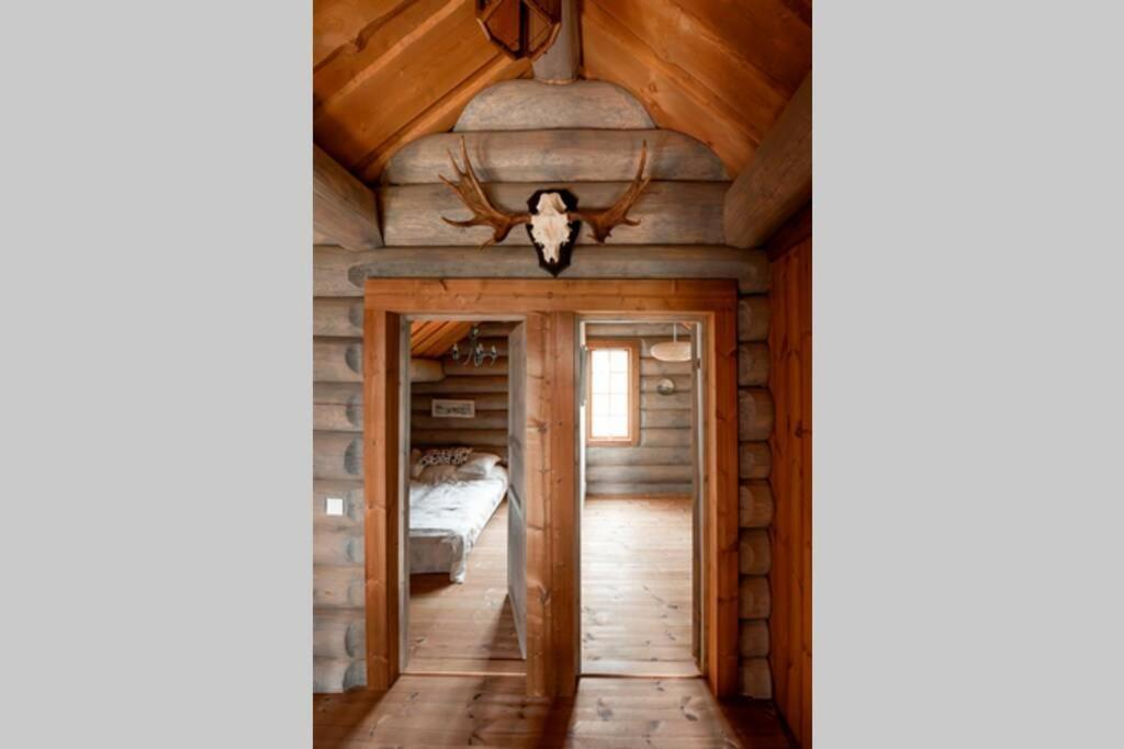 Log Cabin In Nature - Situated In Trillevallen- Are Undersaker Exterior photo