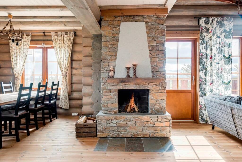 Log Cabin In Nature - Situated In Trillevallen- Are Undersaker Exterior photo