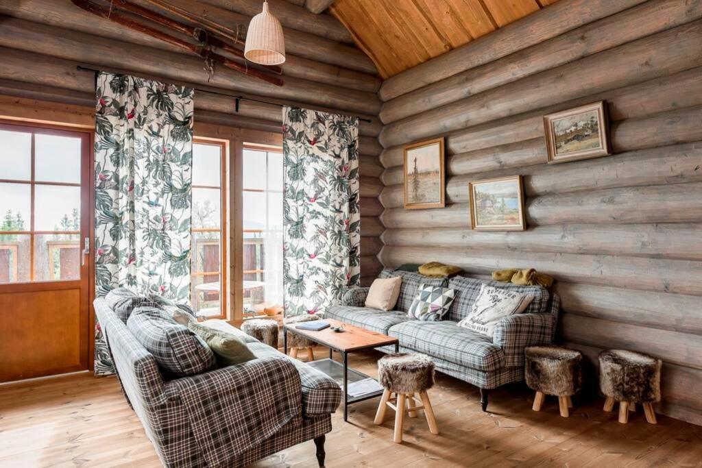 Log Cabin In Nature - Situated In Trillevallen- Are Undersaker Exterior photo